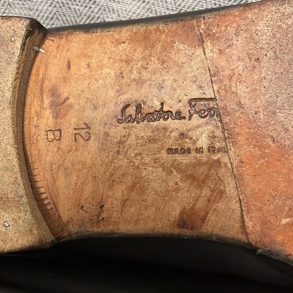 Salvatore Ferragamo Slip On Tassle Leather Loafers with original shoe box very n - Picture 8 of 12